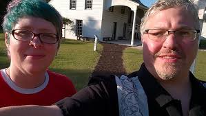 Amazon.com: Eerie Florida: Chilling Tales from the Panhandle to the Keys  (American Legends): 9781625859853: Schultz, Mark Muncy & Kari: Books