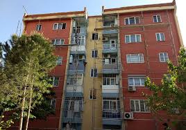 2 odam yatak odası ve çocuk odası sadece kuzeye bakıyor. Apartman Tadilati Akademik Yapi