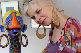 British artist Lizzie Thurman exhibits 'tribe' of talking heads at One Off  Gallery