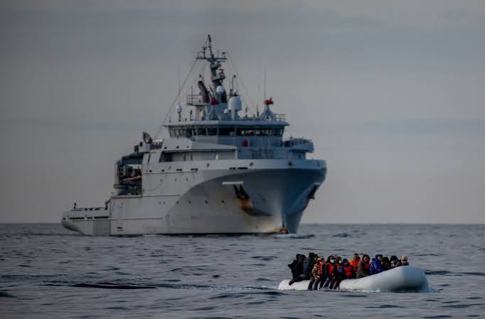 More migrant dinghies cross Channel to England despite Rwanda threat | Reuters
