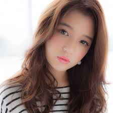 表参道ヒルズを眼下に見下ろすおしゃれ空間なヘアサロン。女性の髪悩みや気持ちを、優しくくみとってくれる敏腕美容師の杉山さんと平野さんは、感性豊かに今っぽさのある髪型を提案してくれる。 ブローチ 東京都渋谷区神宮前5の2の5 max & co.ビル5f 2021å¤ ç§‹ ä»Šé€±ã®é«ªåž‹ãƒ©ãƒ³ã‚­ãƒ³ã‚°ï¼'ä½ã®ãƒ˜ã‚¢ã‚¹ã‚¿ã‚¤ãƒ«ã¯ ãƒ˜ã‚¢ã‚«ã‚¿ãƒ­ã‚°beauty Navi