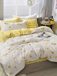 Queen set features a 96 x 110 reversible bedspread and two 21x 26 reversible standard shams. Falling Flower Print Bedding Set Shein Usa