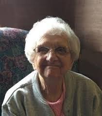 Elsie Moll's Instagram, Twitter & Facebook