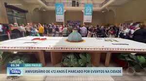 Mercadão celebra aniversário de São Paulo com bolo gigante