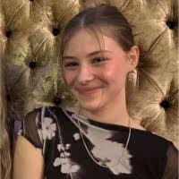 Grace Toth's Instagram, Twitter & Facebook