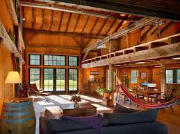 10 Rustic Barn Ideas To Use In Your Contemporary Home Barn House Design Barn Renovation Barn House Interior