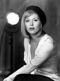 Bonnie And Clyde Faye Dunaway 1967 Photo Allposters Com Faye Dunaway Bonnie N Clyde Hollywood