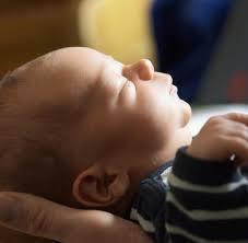 Gerade die trennung von mutter und kind nach der geburt sollte dringend vermieden werden, außer medizinische gründe erfordern dies zwingend. Medizin Was Sie Uber Den Kaiserschnitt Wissen Sollten Welt