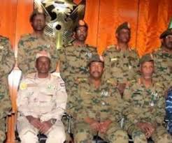 ‎ كشف نادي أعضاء النيابة العامة في السودان، أن القوة المكلفة بحراسة منزل صلاح قوش، مدير جهاز الأمن والمخابرات الوطني السوداني السابق، تمنع تنفيذ أمر القبض عليه وتفتيش. Ø§Ø¹Ø¶Ø§Ø¡ Ø§Ù„Ù…Ø¬Ù„Ø³ Ø§Ù„Ø¹Ø³ÙƒØ±ÙŠ Ø§Ù„Ø§Ù†ØªÙ‚Ø§Ù„ÙŠ ÙˆØ§Ù„ÙØ±ÙŠÙ‚ Ø§ÙˆÙ„ Ø­Ù…ÙŠØ¯ØªÙŠ Ù†Ø§Ø¦Ø¨Ø§ Ù„Ù„Ø±Ø¦ÙŠØ³ ÙˆÙ‚Ø¨ÙˆÙ„ Ø§Ø³ØªÙ‚Ø§Ù„Ø© ØµÙ„Ø§Ø­ Ù‚ÙˆØ´ ÙˆØ§Ù„ØªØ¹Ù‡Ø¯ Ø¨ Ø§Ø¬ØªØ«Ø§Ø« Ù†Ø¸Ø§Ù… Ø§Ù„Ø¨Ø´ÙŠØ± ÙˆØ§Ø¹ÙˆØ§Ù†Ù‡ Ø±Ø§Ø¯ÙŠÙˆ Ø¯Ø¨Ù†Ù‚Ø§
