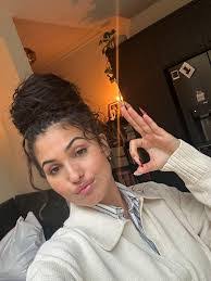 Mabel May's Instagram, Twitter & Facebook