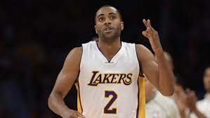 He played for the university of north carolina from 2006 to 2009. 6fwhag0opz4 Dm