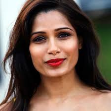 Последние твиты от freida pinto (@becauseimfreida). Freida Pinto Dev Patel Der Zauber Ihrer Liebe Gala De