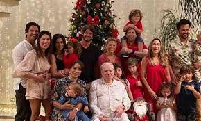 People who liked patrícia abravanel's feet, also liked: Patricia Abravanel Mostra Fotos Do Natal Da Familia De Silvio Santos