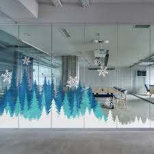We don't intend to display any copyright protected images. 40 Office Holiday Decorating Ideas To Get Into The Christmas Spirit