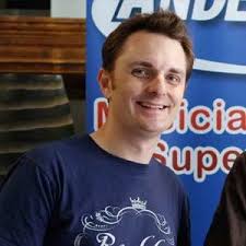 Lee Anderton's Instagram, Twitter & Facebook