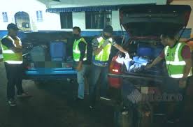 Now, isi minyak rm100 dapat lebih skit dari half tank. Dua Kereta Isi 1 260 Liter Petrol