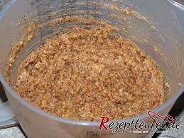 Quark Nussstollen Rezept Fur Einen Stollen Mit Einer Nussfullung Rezept Nussfullung Rezepte Russischer Honigkuchen