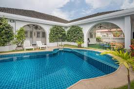 It offers an extra large living a gorgeous and immense tropical garden surrounds the property and pool. Villa Secret Garden Pattaya South Thailand Booking Com