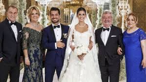 Bu evlilik, onlara merve ve buse adını verdikleri iki kız evlat getirdi… Merve Terim Kardesi Buse Terim In Dugununde Hastanelik Oldu Merve Terim Hastanelik Oldu Son Tv