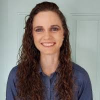 Danielle Keating's Instagram, Twitter & Facebook