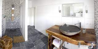 Die fugen stellen im badezimmer eine kritische stelle dar, von der zahlreiche schwi. Flusskiesel Verlegen Der Tischonkel