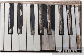 Diese tastenanzahl entspricht einem ein klavier mit 88 tasten verfügt über 52 weiße und 36 schwarze tasten. Leinwandbild Verwitterte Klavier Tastatur Pixers Wir Leben Um Zu Verandern