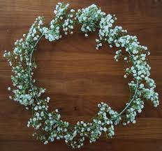 blumenkranz aus schleierkraut blumenkranz blumenkranz haare brautfrisuren schleierkraut