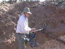 Most metal detectors will only detect gold at depths of 0.15 to 0.25 meters (6 to 10 inches). How To Find Gold Metal Detecting Where To Find Gold Metal Detecting Metal Detecting Gold How To Youtube