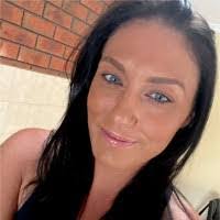 Sara Truman's Instagram, Twitter & Facebook