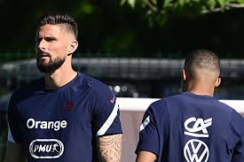 Tremenda p3lea entre mbappé y giroud en francia ¡hasta benzema salió embarrado! Deschamps Confirms He Held Talks With Mbappe And Giroud After Dispute Mykhel