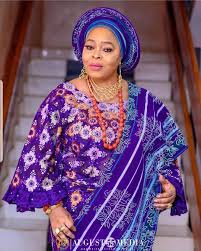 539 Likes 6 Comments Naijapartyowanbe Naijapartyowanbe On Instagram Beautiful Bride S Mum Yeyetoyintomato Beautiful Bride African Wedding Attire Bride