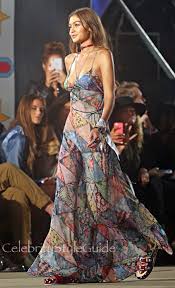 Check spelling or type a new query. Gigi Hadids Dress Makes For The Perfect Girl On The Go Outfit Celebrity Style Guide