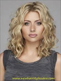 Amazing Blonde Short Curly Hairstyles 2018 Medium Curly Hair Styles Medium Length Curly Hair Curly Hair Styles Naturally