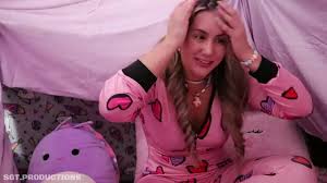 Naughty Step daughter seduces Step Daddy on Valentines Day - XNXX.COM