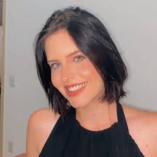 Caroline Olivo's Instagram, Twitter & Facebook