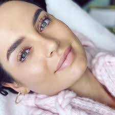 Jean Lash's Instagram, Twitter & Facebook