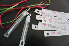 Mit seifenblasen die hochzeit feiern. Diy Anhanger Fur Seifenblasen Zur Hochzeit Gratis Mrs Bridal