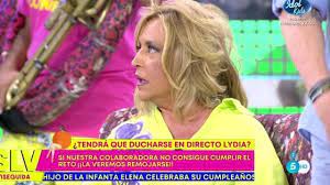 SÁLVAME HOY: 'Sálvame' obliga a Lydia Lozano a ducharse en pleno directo
