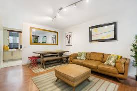 Also included is a laundry room with a full sized washer and dryer. Retro Styled 3 Bedroom Apartment With Tree Views Apartment Melbourne