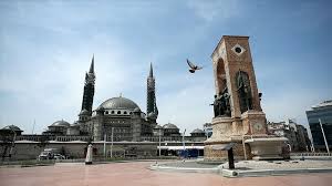 Caminin bu yıl ibadete açılması planlanıyor. Taksim Camisi Nde Calismalar Yeniden Basliyor