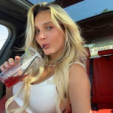 veronica avondale (@veronicaavondale)