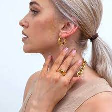 Derrick Ring's Instagram, Twitter & Facebook