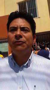 METIENDO EL HOMBRO COMUNITARIO...