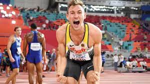 He won the gold medal in the decathlon at the 2019 world championships, becoming the youngest ever decathlon world champion. Zehnkampf Niklas Kaul Gewinnt Wm Gold In Doha Sport Sz De