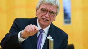 Volker bouffier begründet das mit den niedrigen infektionsraten. Government Statement By Bouffier On The Corona Situation Teller Report