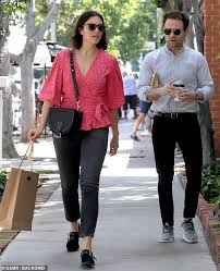 Mandy moore married dawes frontman taylor goldsmith this past weekend in an intimate backyard ceremony at moore's home. Mandy Moore And Husband Taylor Goldsmith Shop Till They Drop While Out In Melrose Shopping District Daily Mail Online