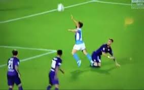 Napoli by exactly 1 goal. Fiorentina Napoli Che Topica Per Massa Tutti Gli Episodi Controversi La Gazzetta Dello Sport