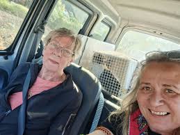 We are so very, very thankful to our dear friend Jacqueline from Stichting  Wereldhonden, who came all the way from Holland to see us again! Her  kindness and support mean the world