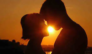 Potrivit antropologilor, există destul de multe triburi în lume cărora sărutul le este cu totul și cu totul necunoscut. Ce InseamnÄƒ Visul In Care SÄƒruÈ›i Sau EÈ™ti SÄƒrutat FrumuseÈ›e È™i Suflet