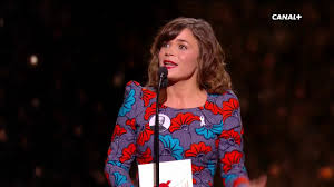 Après il faut que je vous parle !, blanche gardin, comédienne, auteur et scénariste, revient avec un deuxième spectacle je parle toute seule, créé en 2016. Blanche Gardin Enfin Dans La Lumiere